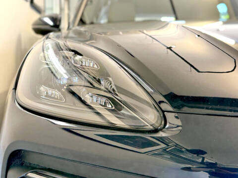 2022 Porsche Cayenne Platinum Edition