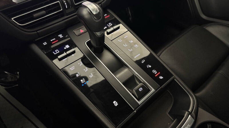 2023 Porsche Macan