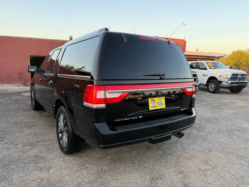 2016 Lincoln Navigator Select photo 34