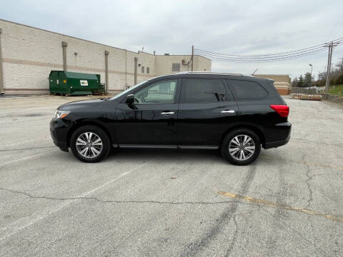 2017 Nissan Pathfinder SV