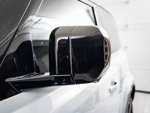 2022 Land Rover Defender 90 V8