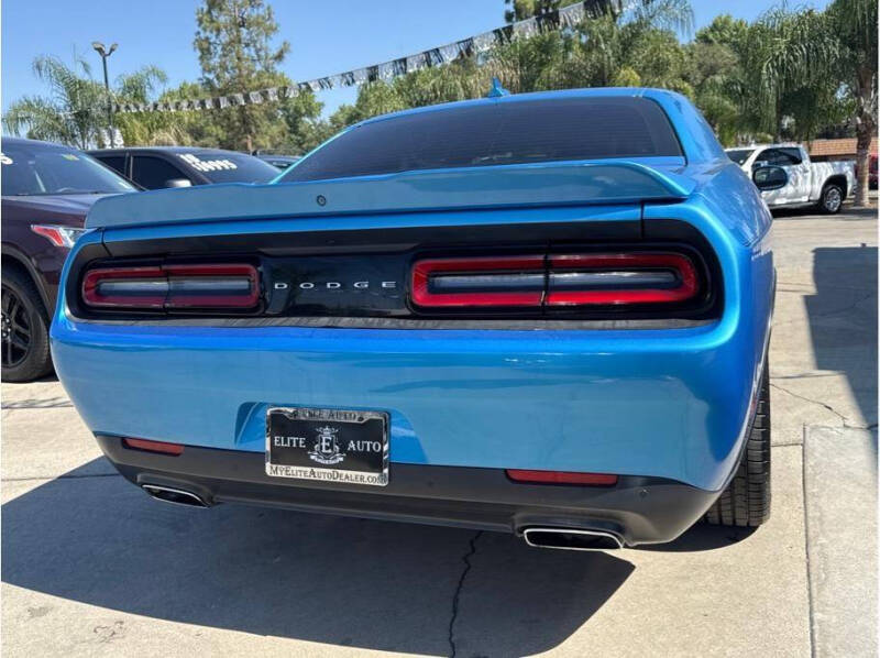 2015 Dodge Challenger SXT Plus