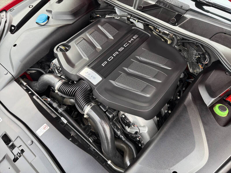 2016 Porsche Cayenne GTS