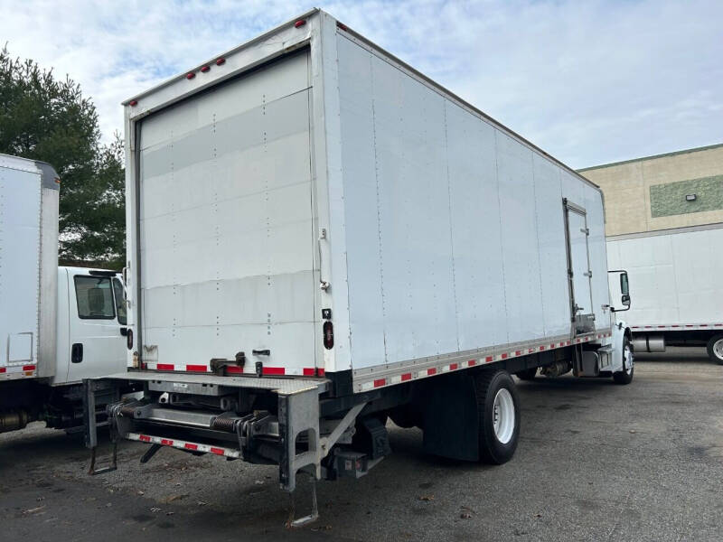2018 Freightliner M2 106