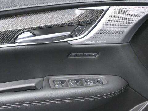 2022 Cadillac XT5 Sport