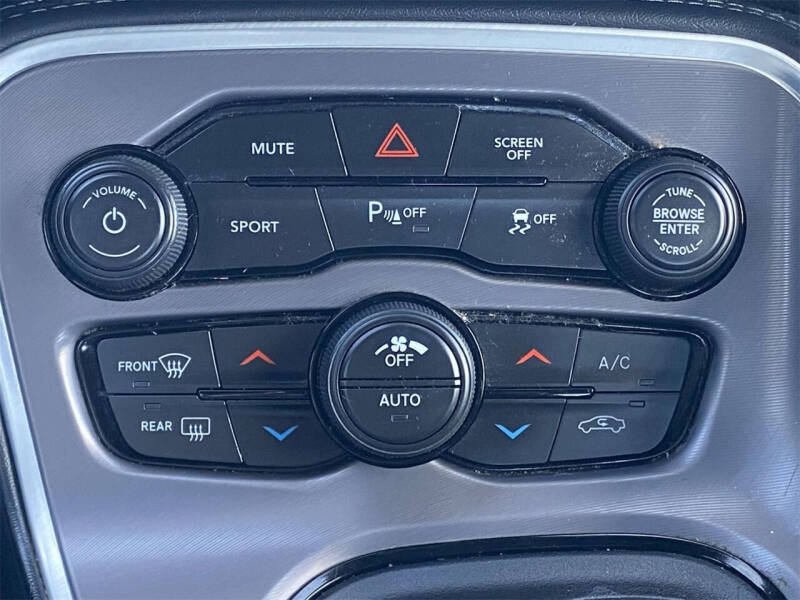 2022 Dodge Challenger SXT