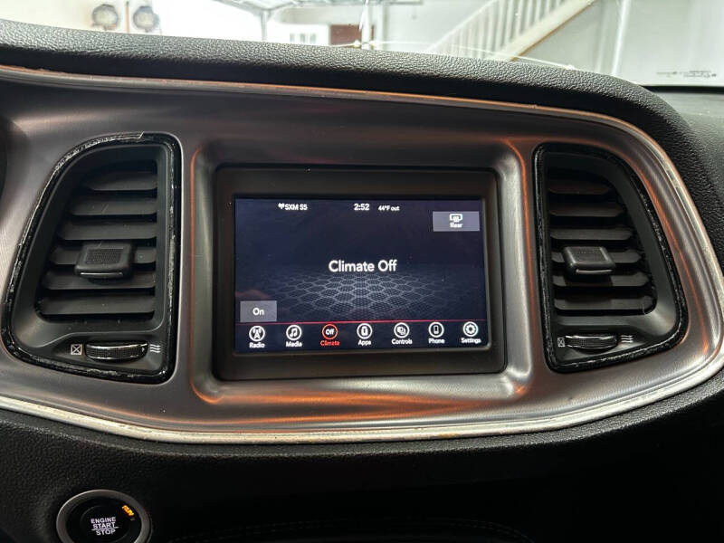 2021 Dodge Challenger SXT