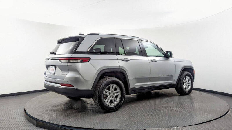 2023 Jeep Grand Cherokee Laredo