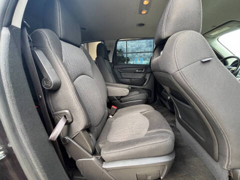 2017 Chevrolet Traverse LT