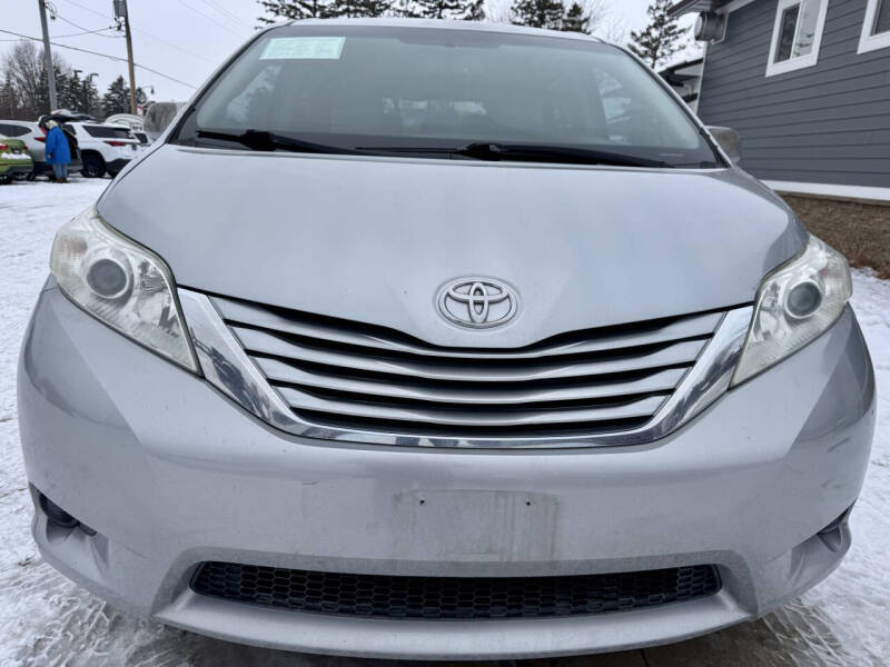 2015 Toyota Sienna LE 8-Passenger