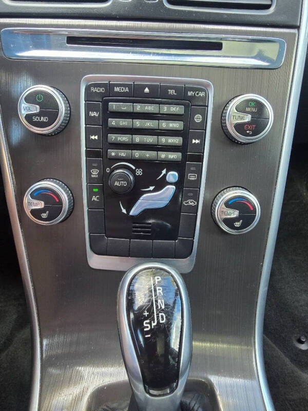 2016 Volvo XC60 T5 Premier