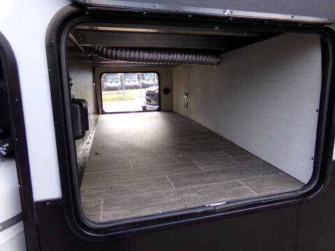 2022 Forest River Cherokee Arctic Wolf