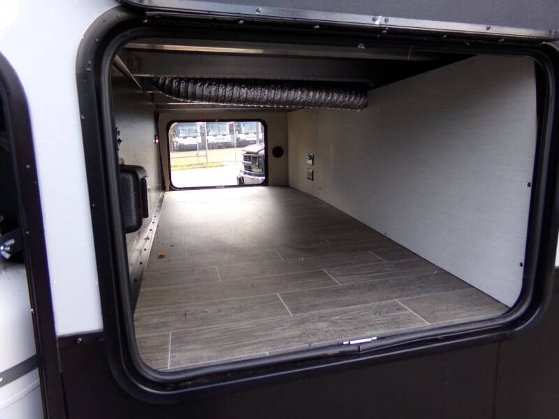 2022 Forest River Cherokee Arctic Wolf