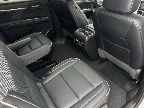 2024 GMC Acadia Denali