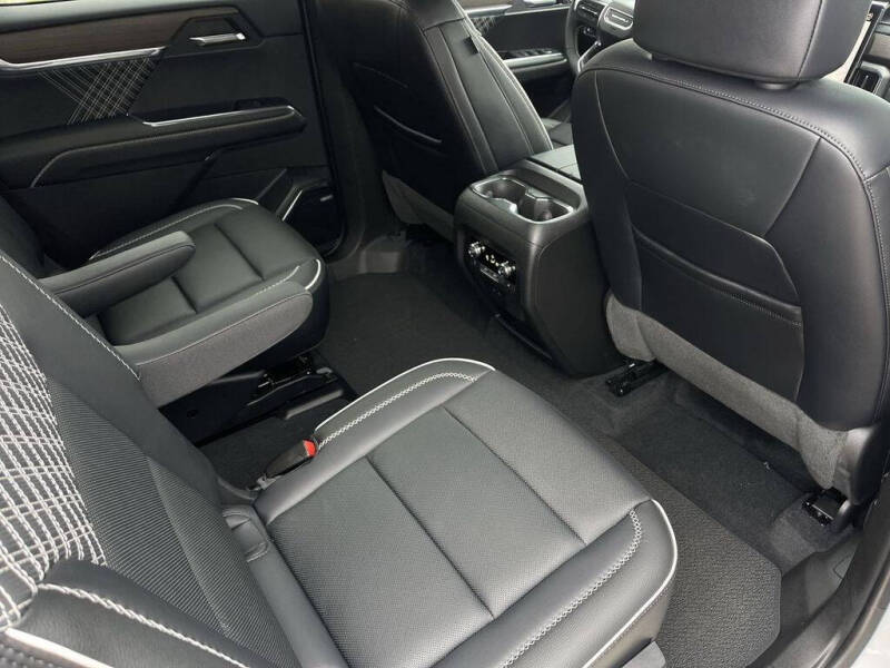 2024 GMC Acadia Denali