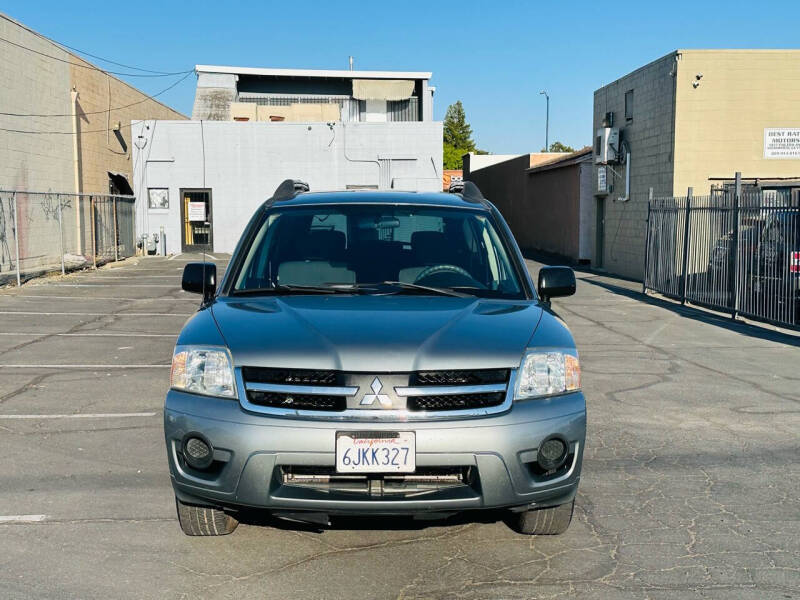 2008 Mitsubishi Endeavor LS photo 3