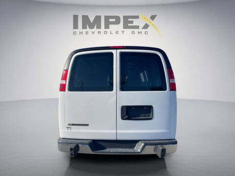 2023 Chevrolet Express 2500