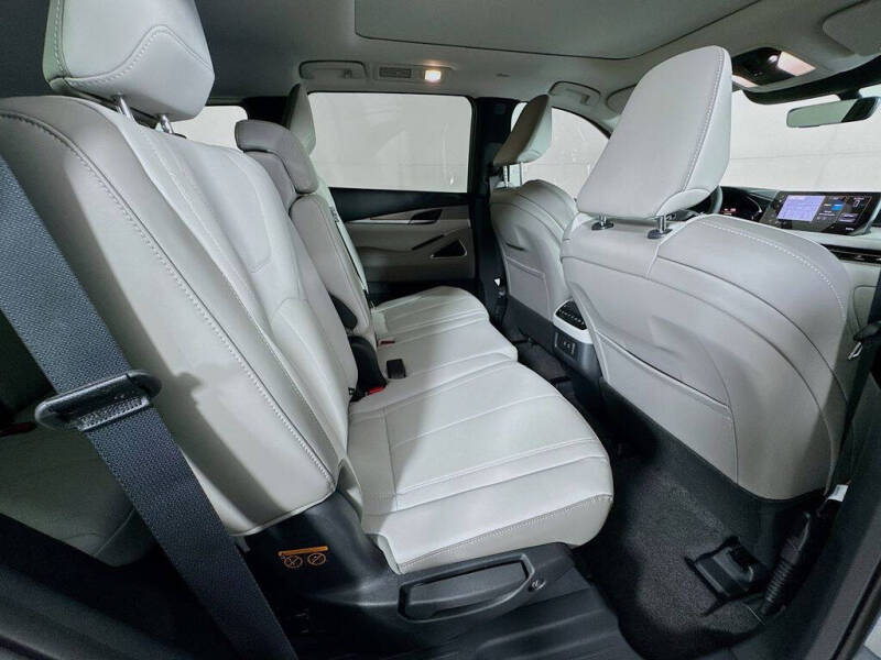 2027 Infiniti QX60 Luxe