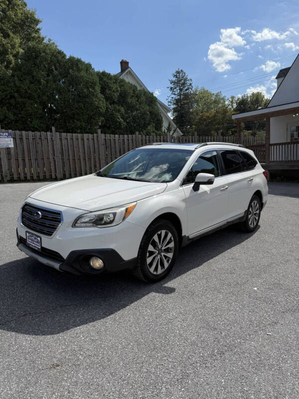 2017 Subaru Outback Touring's photo