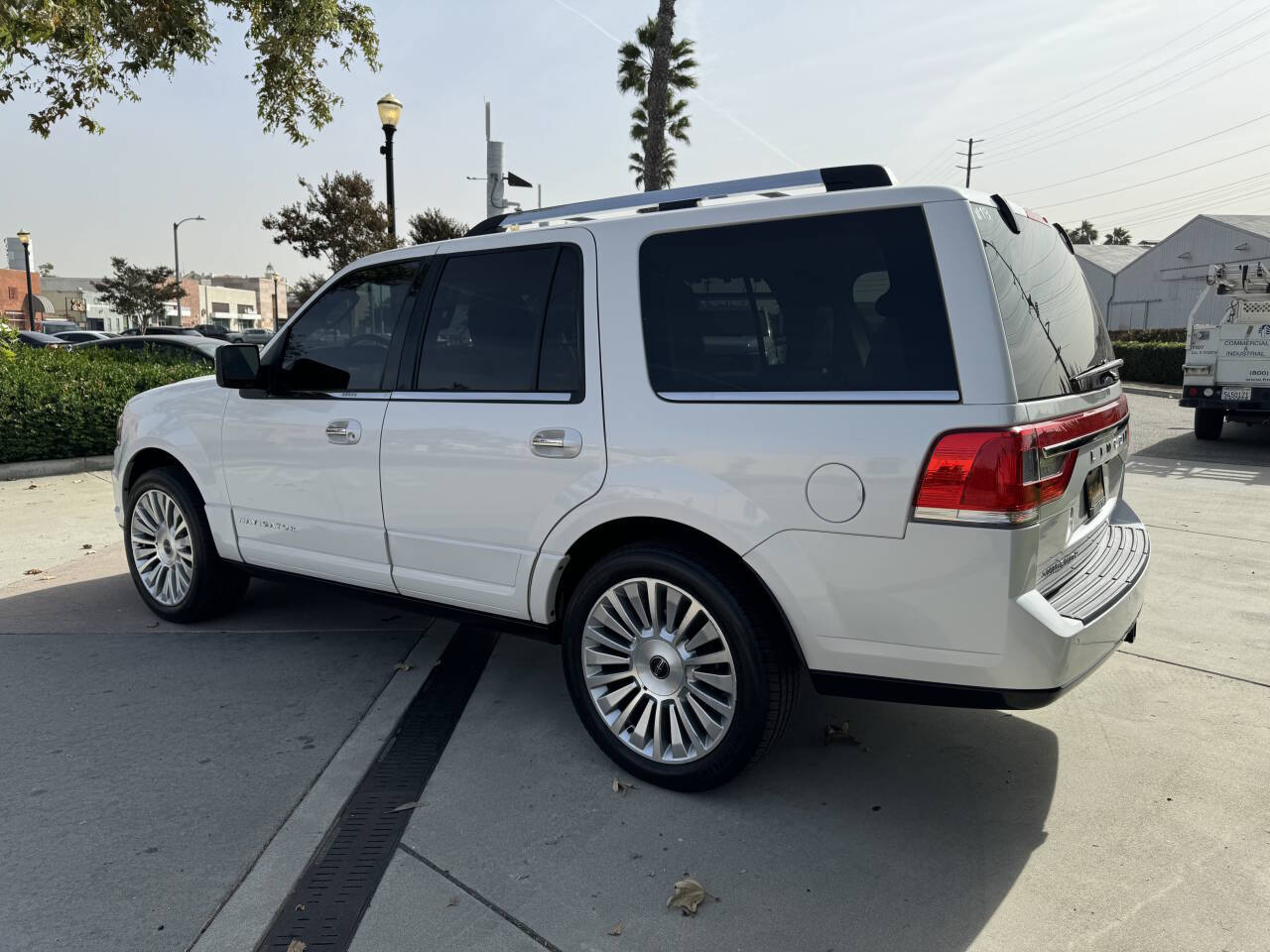 2015 Lincoln Navigator for sale at Got Cars in Downey, CA