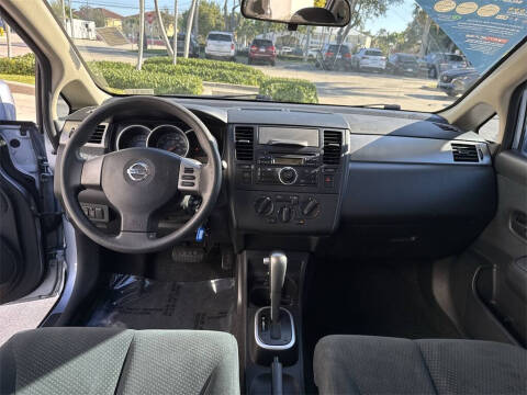 2011 Nissan Versa 1.8 S
