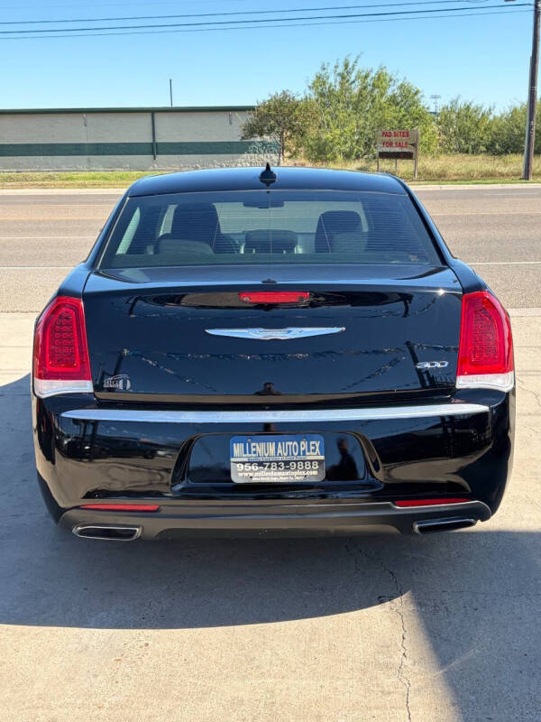 2018 Chrysler 300 Touring