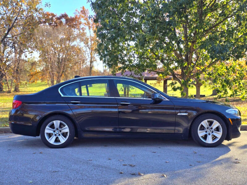 2011 BMW 5 Series 528i photo 4