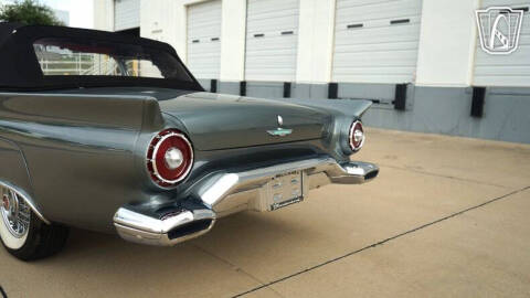 1957 Ford Thunderbird