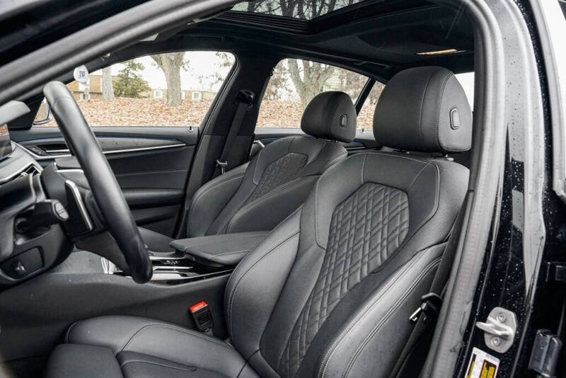 2022 BMW 5 Series 530i