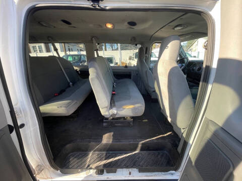 2010 Ford E-Series E-350 SD XLT