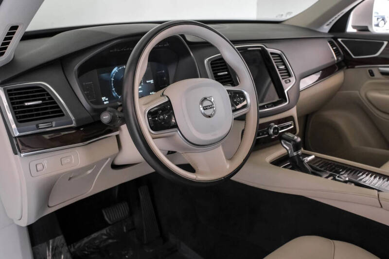 2019 Volvo XC90 T5 Momentum