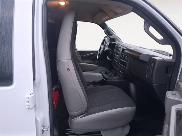 2023 GMC Savana 2500