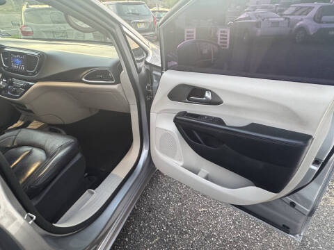 2020 Chrysler Pacifica Touring L