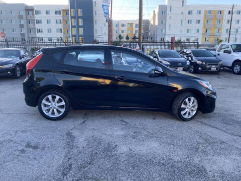 2013 Hyundai Accent SE