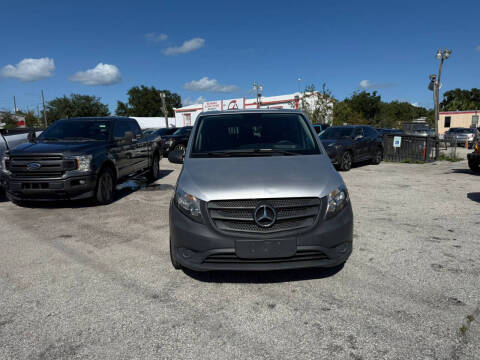 2017 Mercedes-Benz Metris Worker Passenger