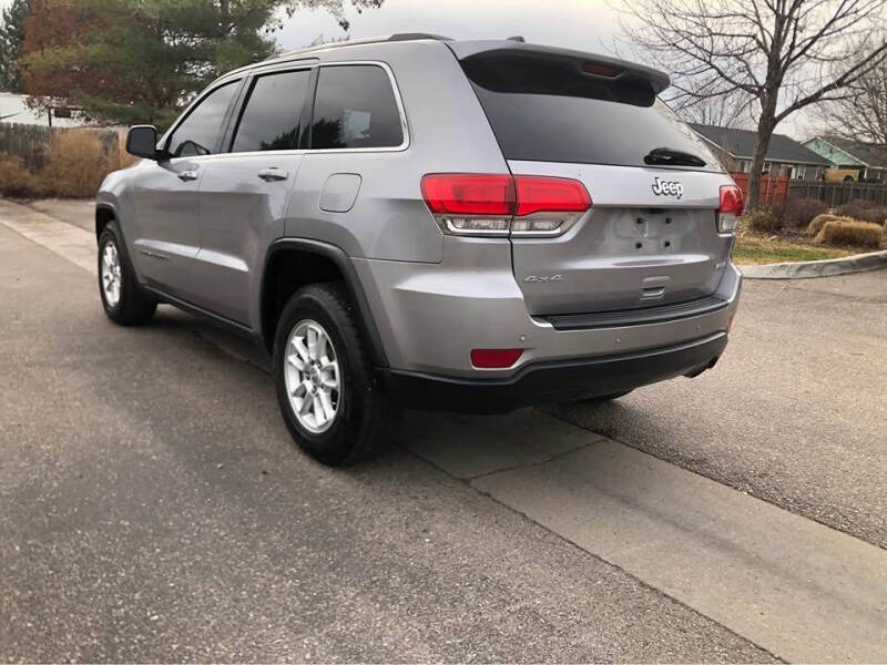 2019 Jeep Grand Cherokee Laredo