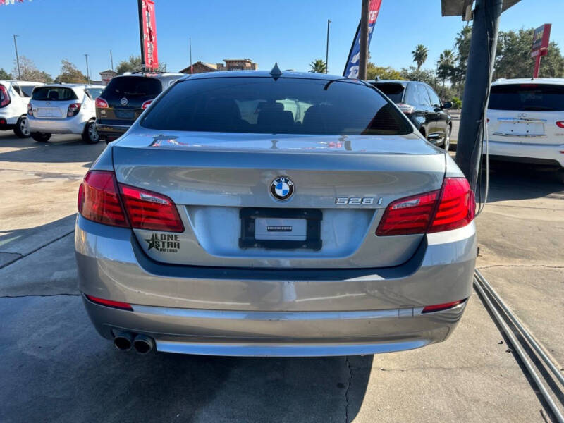 2011 BMW 5 Series 528i