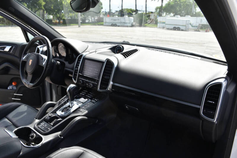 2013 Porsche Cayenne Tiptronic