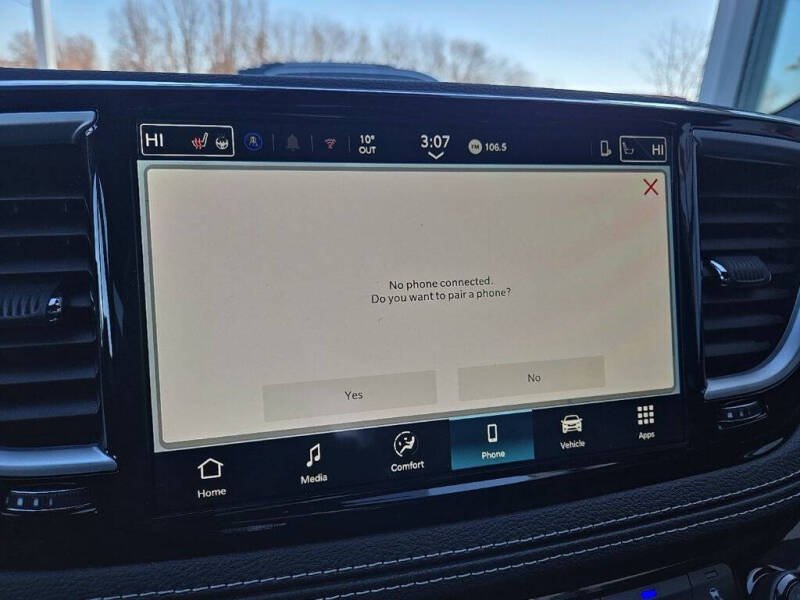 2026 Chrysler Pacifica Select
