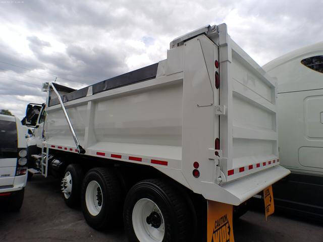 2015 Freightliner 108 SD