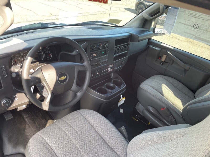 2025 Chevrolet Express 2500