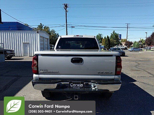 2004 Chevrolet Silverado 2500 LS