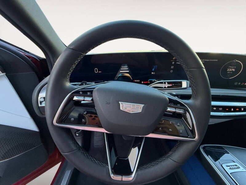 2024 Cadillac LYRIQ Luxury 1