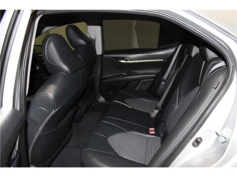 2022 Toyota Camry Hybrid SE Nightshade