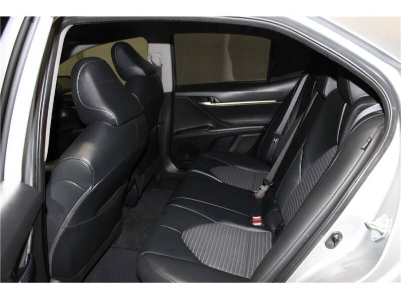 2022 Toyota Camry Hybrid SE Nightshade