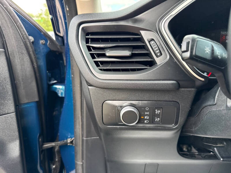 2020 Ford Escape SE