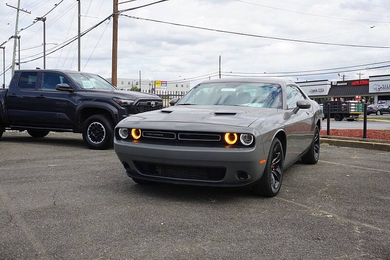 2023 Dodge Challenger SXT's photo