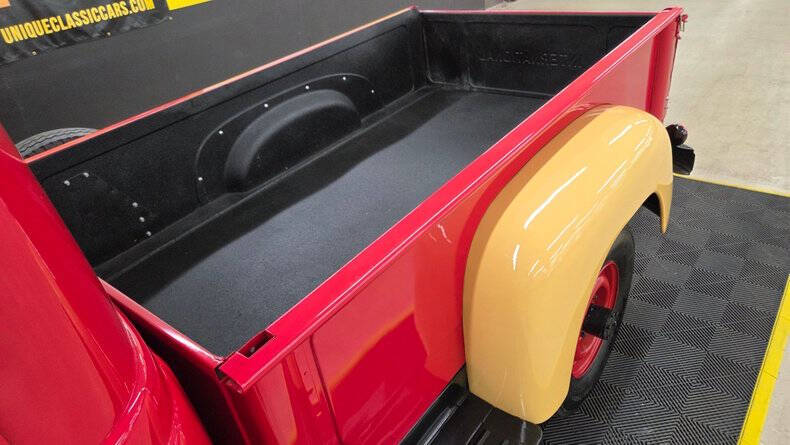 1953 International L-120 Series