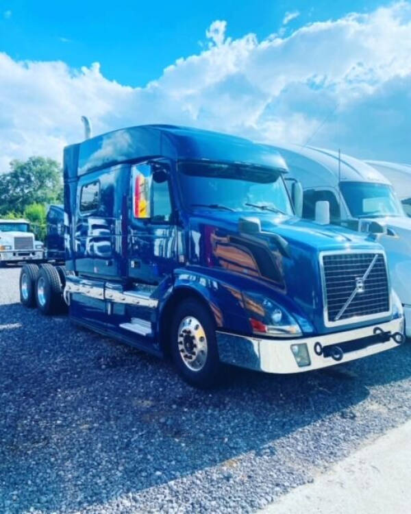 2016 Volvo VNL730