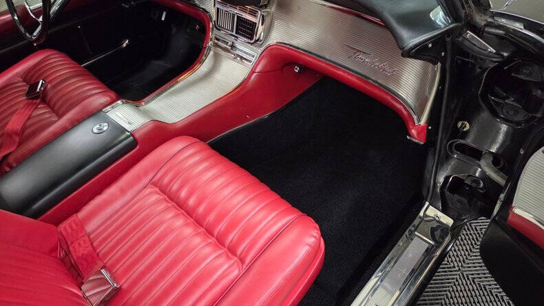 1962 Ford Thunderbird